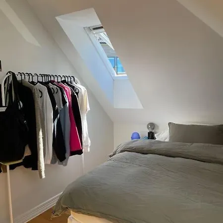 Sentral 3-roms Leies Ut, Pluss Ekstra Hems! Apartment